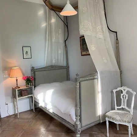 Chateau De Bed & Breakfast Fechy