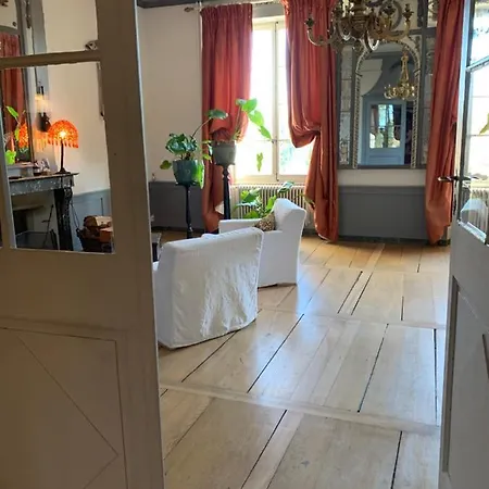 Chateau De Bed & Breakfast Fechy